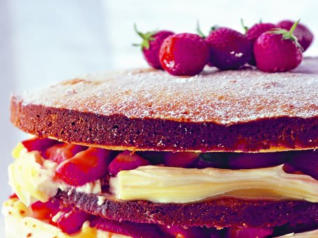 Strawberry and Lemon Curd Cake