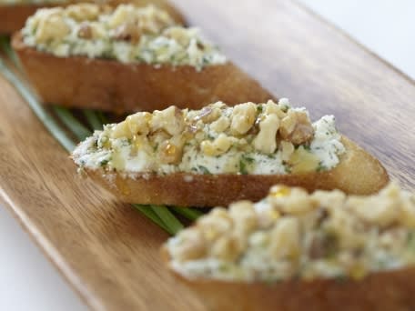 Image of Crostini With Herbed Goat Cheese, Honey, And Walnuts, Kitchen Daily
