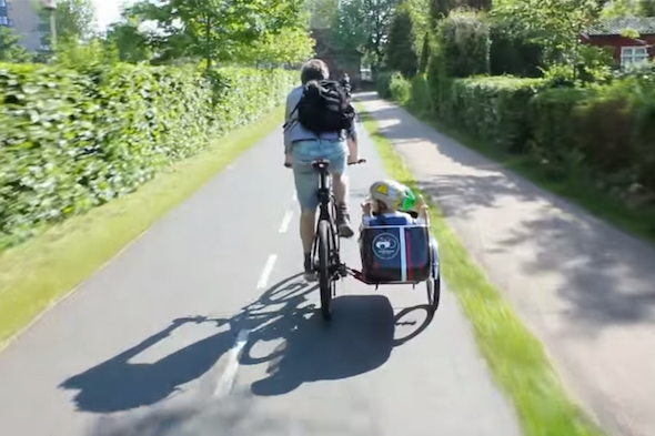 Innovative new bike-mounted child carrier