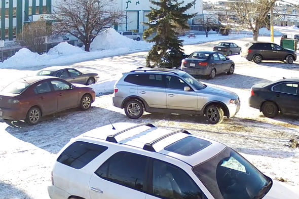 Video: Incredibly ham-fisted driver makes huge parking fail