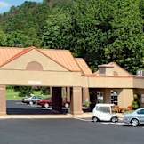 Chestnut Tree Inn Cherokee - Cherokee, North Carolina - 