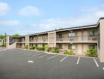Travelodge Lions Gate - North Vancouver, Canada - 
