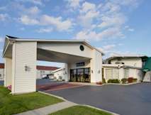Travelodge Inn & Suites - Latham, New York - 