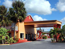Howard Johnson Hotel - Fort Myers, Florida - 