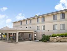 Maquoketa Inn and Suites - Maquoketa, Iowa - 