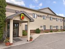 Super 8 Motel - Wahpeton, North Dakota - 
