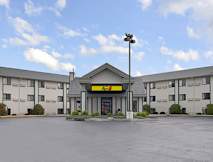 Super 8 Motel - Wisconsin Dells, Wisconsin - 