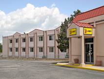Super 8 Motel - Colorado Springs, Colorado - 