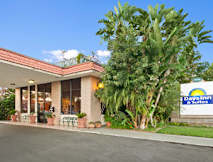 Days Inn & Suites - Anaheim, California - 