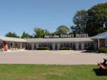 Phil and Ann's Sunset Motel - Charlestown, Rhode Island - 