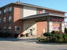 Grand Hotel & Suites - Gurnee, Illinois - 