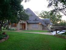 Akwaaba Lodge & Predator Park - Rustenburg, South Africa - 