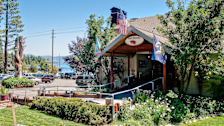 Gar Woods & Pier Restaurant on the Lake