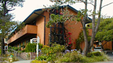 Carmel Oaks Inn & Suites
