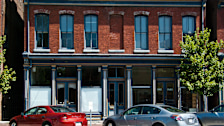 33 Wine Shop & Tasting Bar