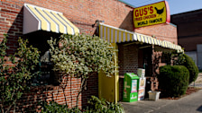 Gus's World Famous Fried Chicken