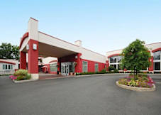 Clarion Hotel and Suites - Hamden, Connecticut - 
