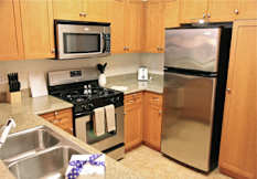ExecuStay City View Lofts - Studio City, California - Kitchen