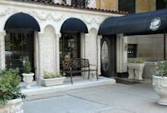 The Willows Hotel - Chicago, Illinois - 