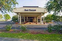 Quality Inn & Suites - Clearwater, Florida - 