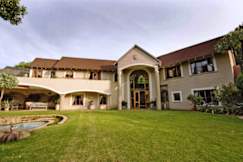 Red Bed Ash Manor - Sandton, South Africa - 