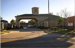 Budget Host Spencer Inn - Pasadena, Texas - 