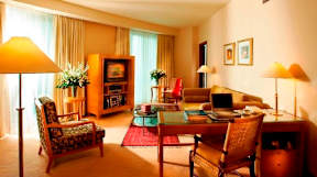 Holtwhites Hotel - Enfield, United Kingdom - 