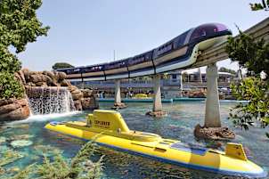 Finding Nemo Submarine Voyage