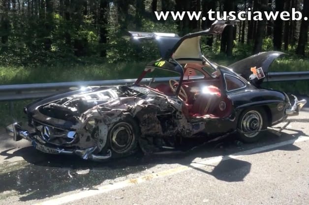Wrecked Mercedes-Benz 300SL