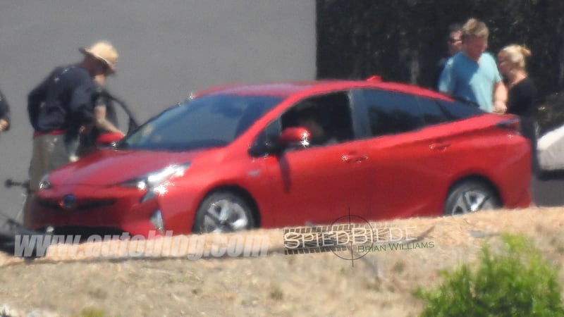 2016 Toyota Prius caught totally uncovered