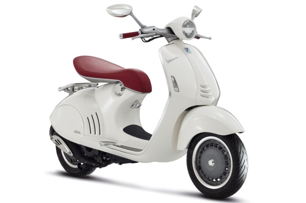 2013 Vespa 946 scooter
