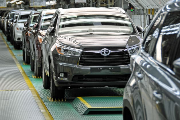 Toyota Highlander factory line