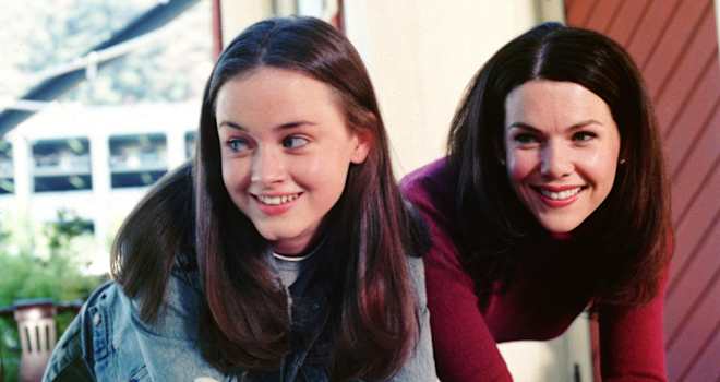 Stars Hollow Set Photos Show 'Gilmore Girls' Revival Production May Start Soon