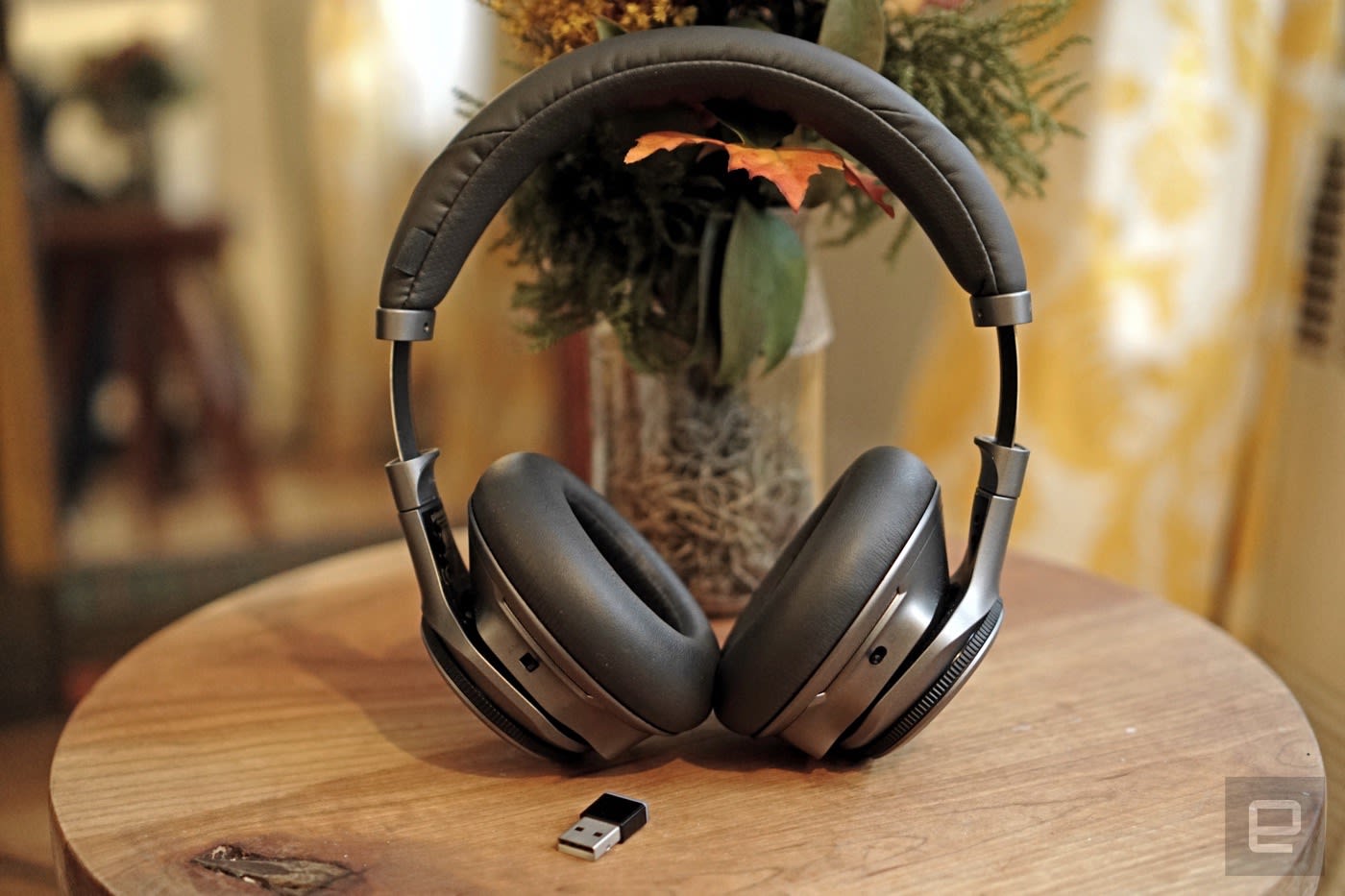 A &#039;Hi-Fi&#039; Bluetooth adapter doesn&#039;t help Plantronics&#039; new headphones