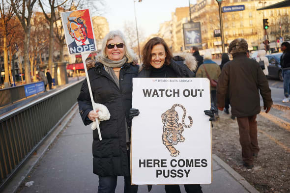 A Paris, les manifestants de "La Marche des Femmes" ont fait preuve d'originalité