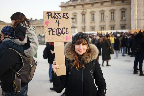 A Paris, les manifestants de "La Marche des Femmes" ont fait preuve d'originalité