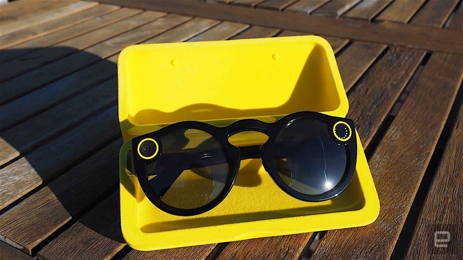 Snapchat's fans, not the media, are telling the world about Spectacles