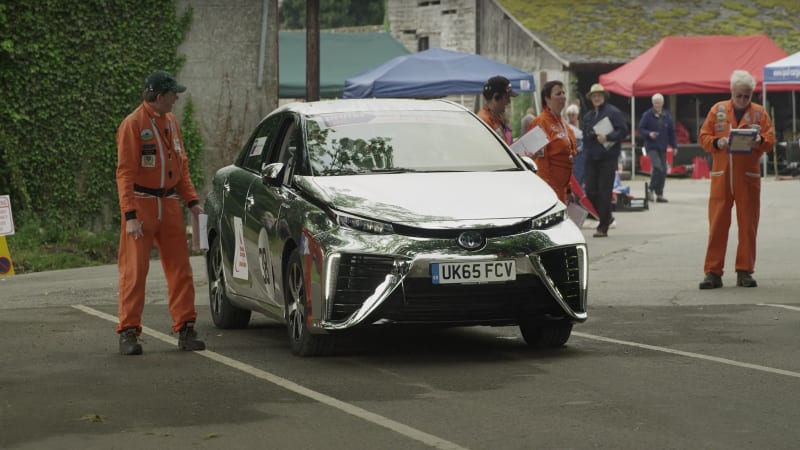 Toyota takes chrome Mirai to Gurston Down Speed Hill Climb