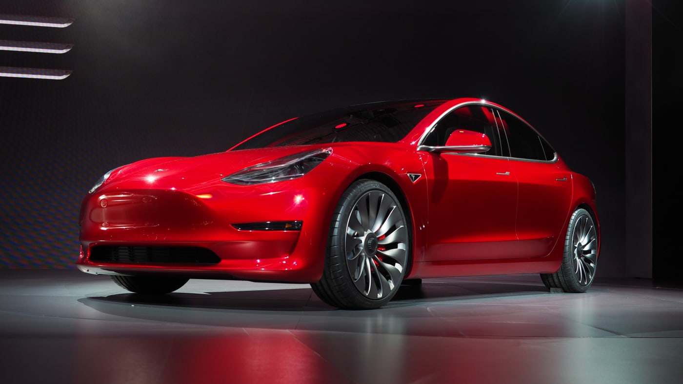 Tesla is selling $2 billion in stock to make the Model 3
