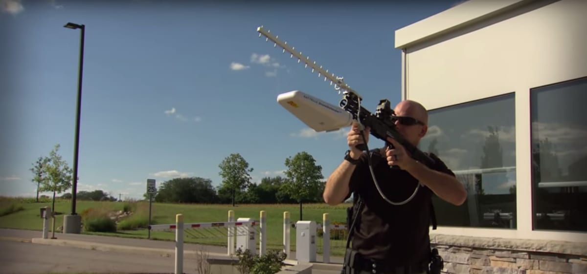 Anti-drone rifle shoots down UAVs with radio waves