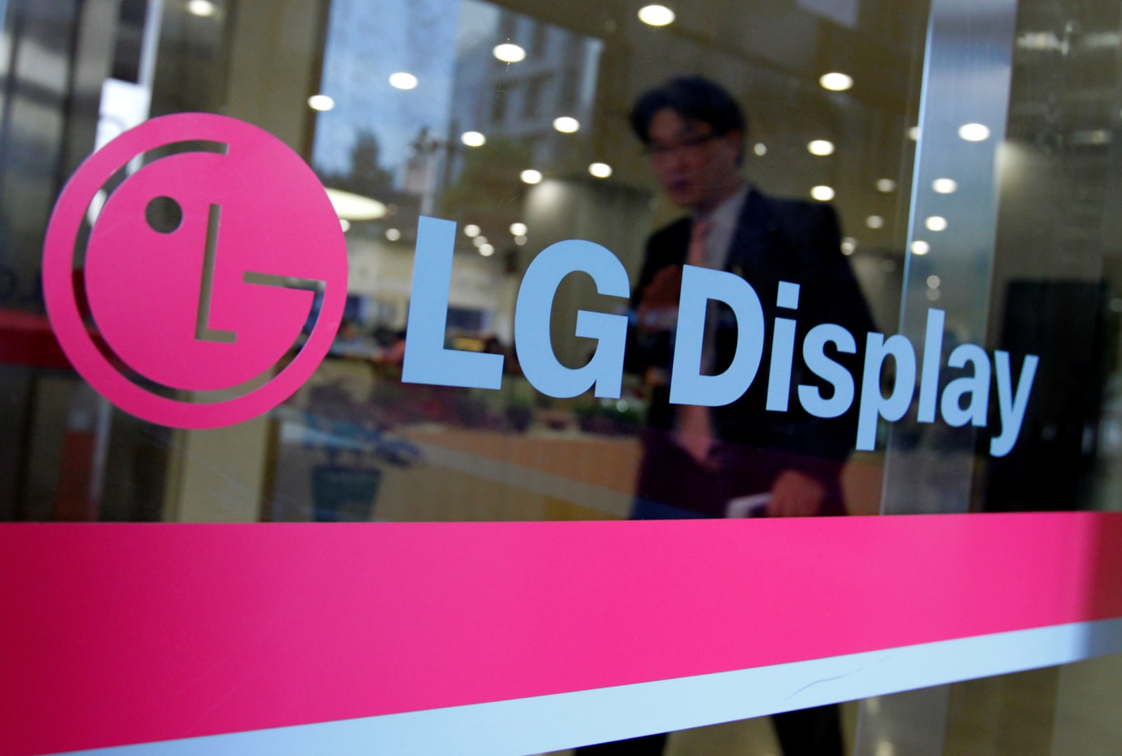 photo of LG Display invests $1.75 billion for flexible OLED demand image