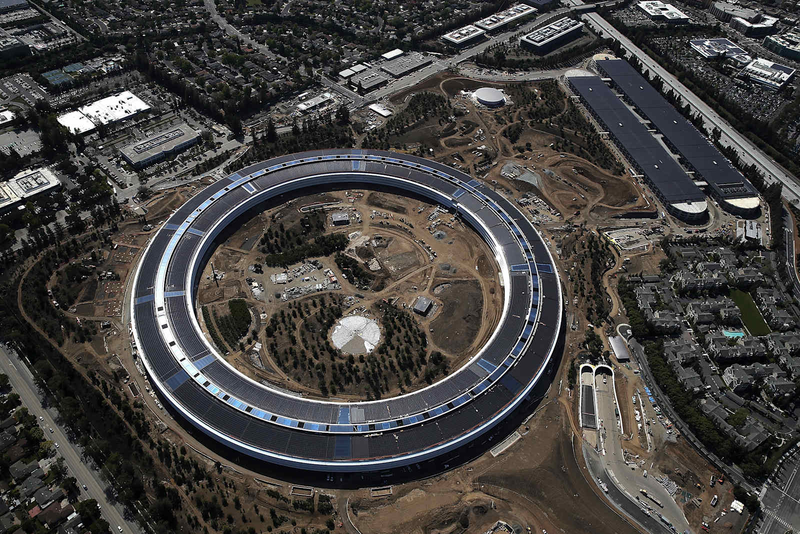 an-aerial-view-of-the-new-apple-headquarters-on-april-28-2017-in-picture-id674538260