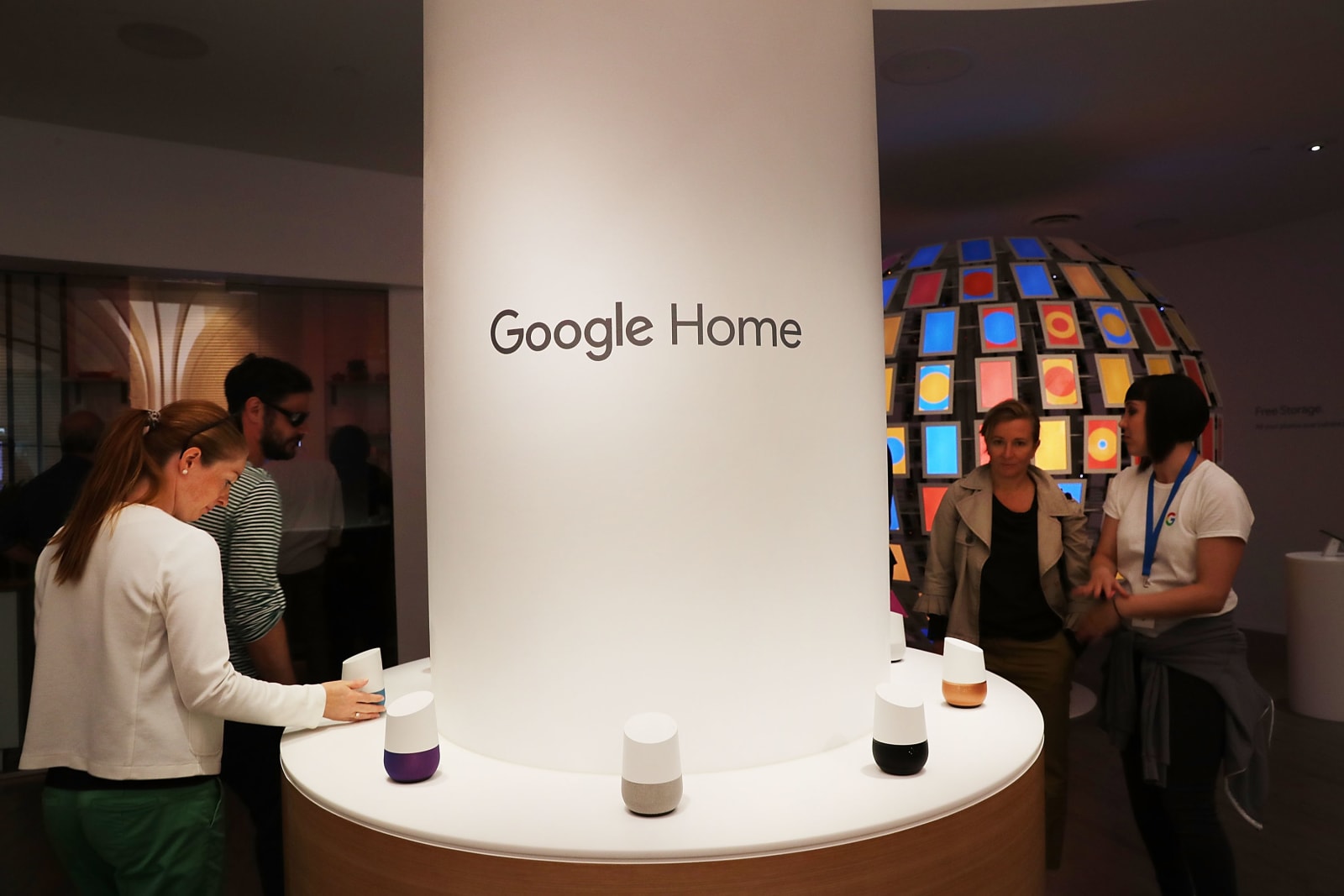 photo of Google Home and Assistant can speak Canadian French now image