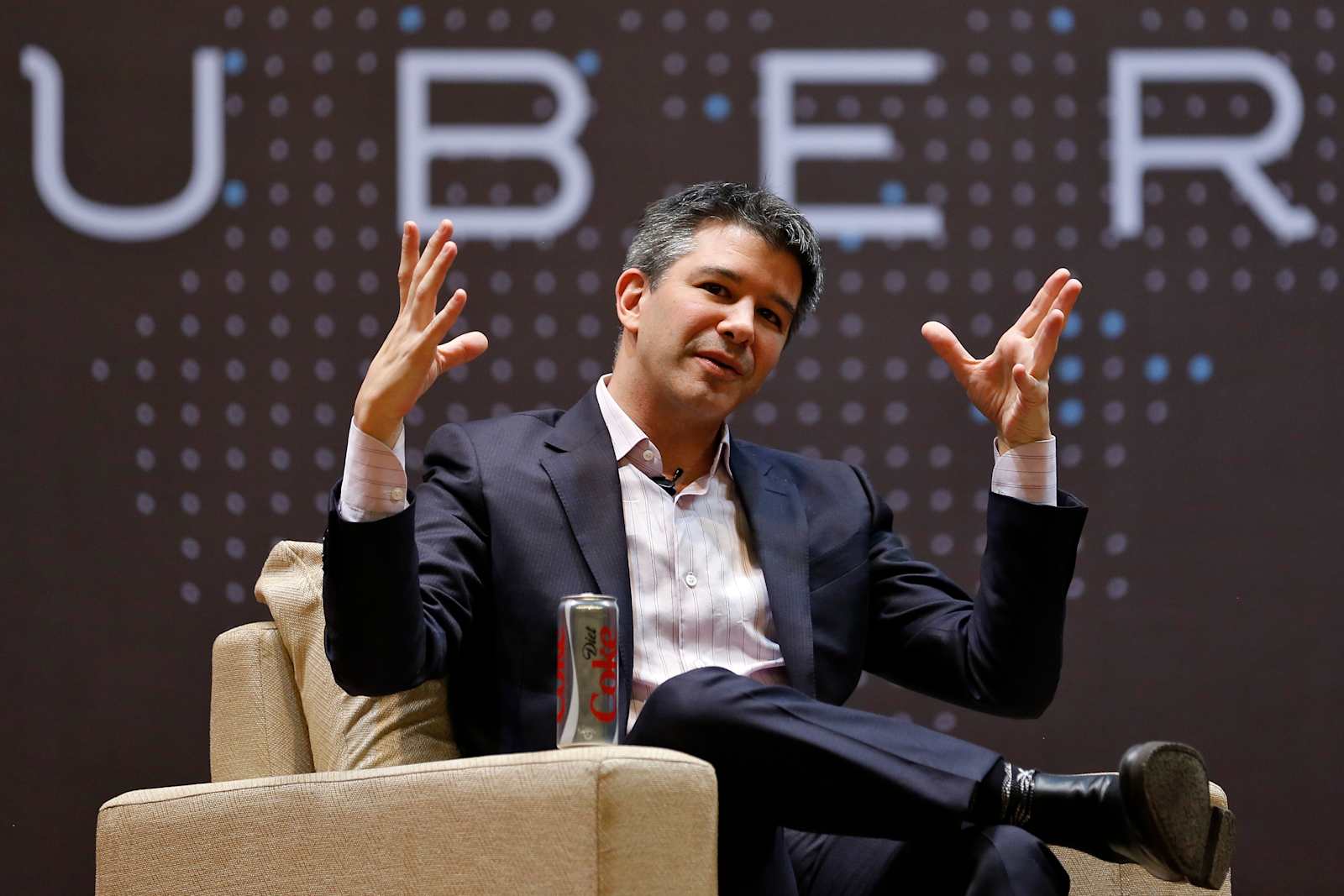 Uber sets up $3 million fund for drivers hurt by immigration ban