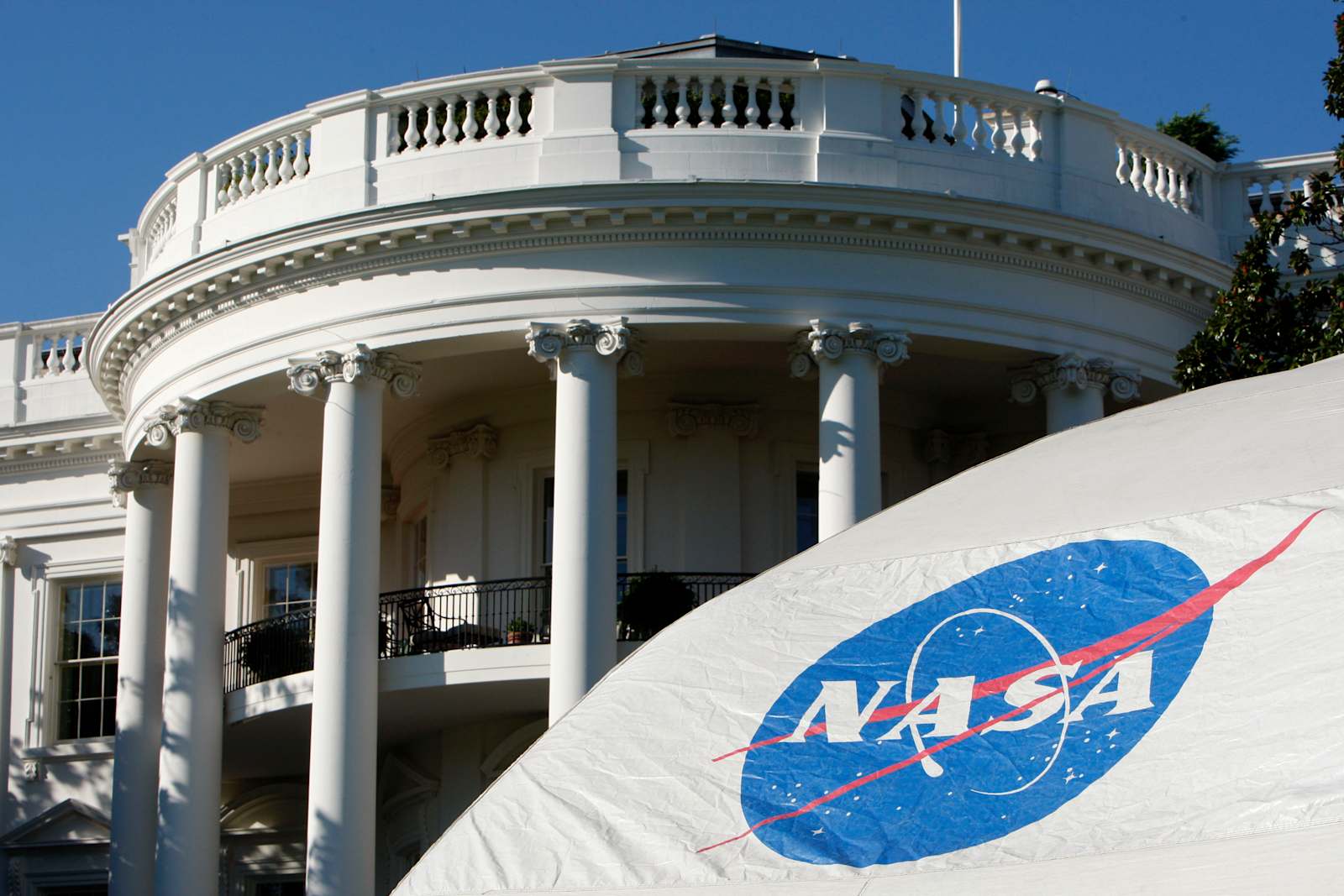 President Obama outlines vision for sending humans to Mars