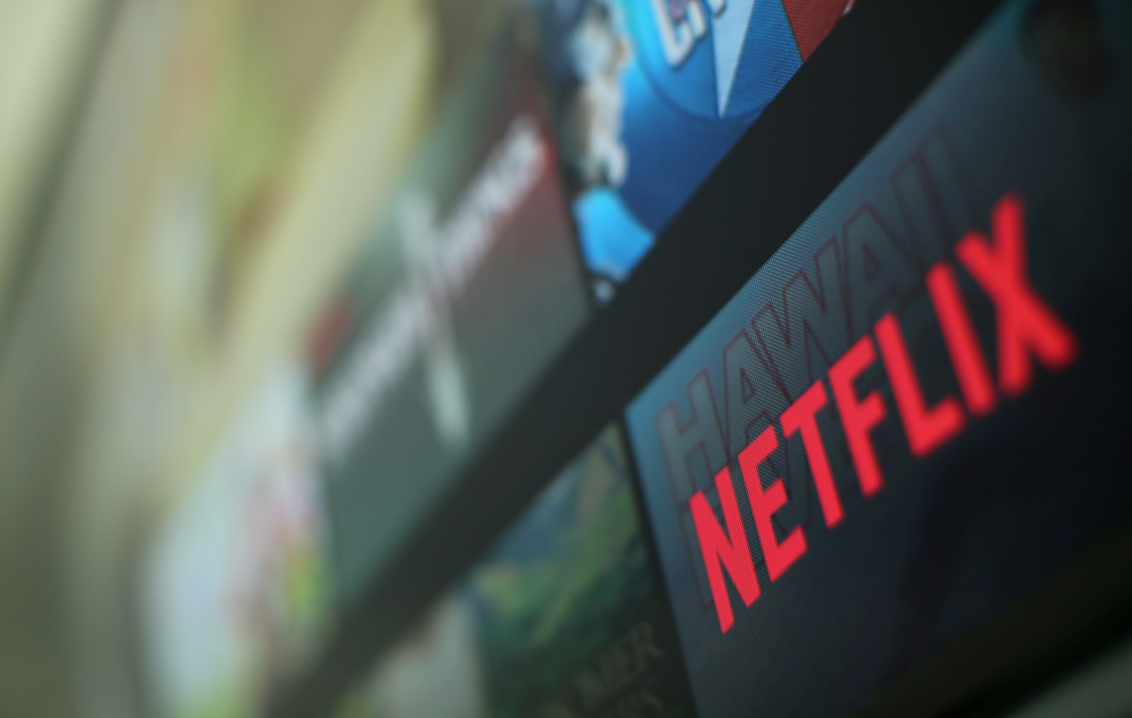 photo of Netflix gets its shows into China through iQiyi licensing deal image