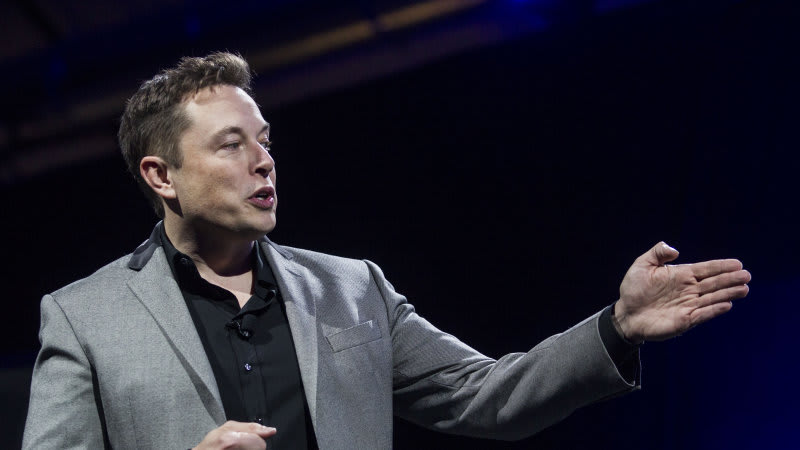 photo of Musk admonishes Tesla employees for giving special discounts image