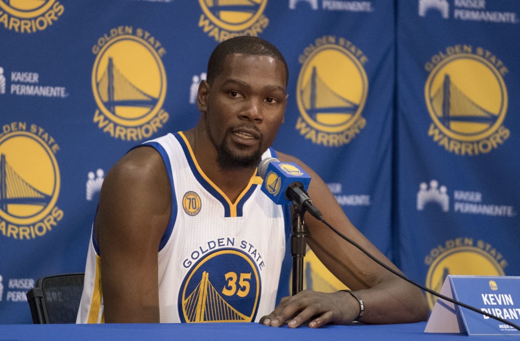 Kevin Durant already looks comfortable with the Warriors - AOL News
