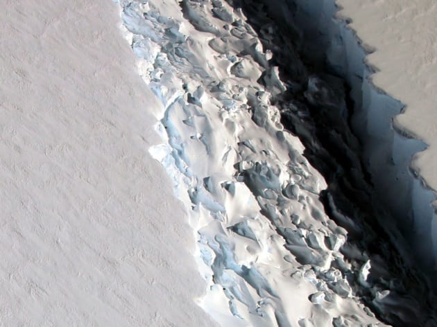 La Antártida se rompe, pero no es (solo) por el cambio climático