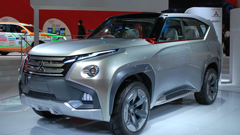 compare mitsubishi outlander and toyota fortuner #2